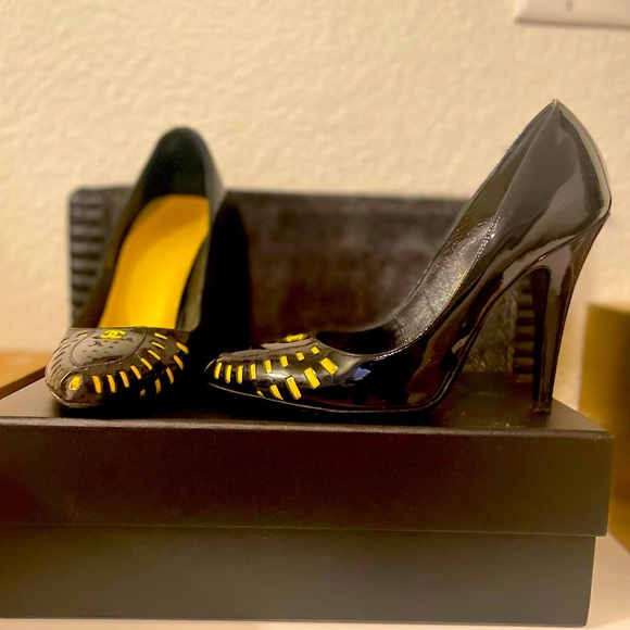 🔥 Rare Vintage Chanel Black & Yellow Patent Heels — Size 37.5 / 100% Authentic - Picture 6 of 9
